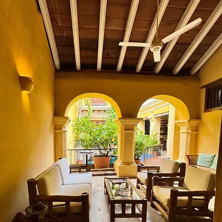 Divine 4br House With Pool In Сasa de vacaciones Cartagena